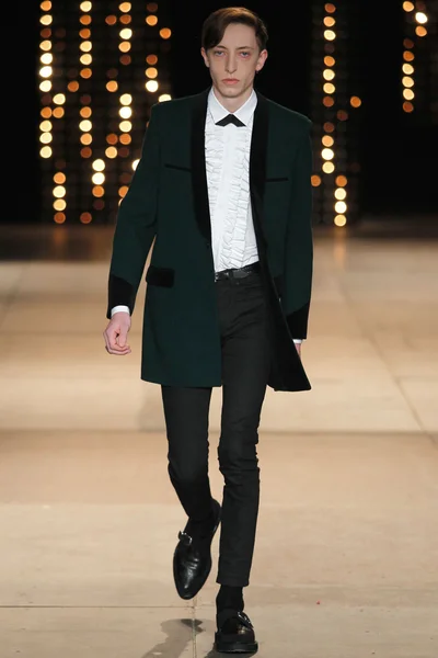 Look 12